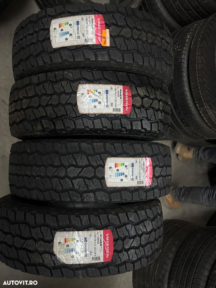 Vând 4 anvelope 265/70/17 vredestein de 4 sezoane noi - 1