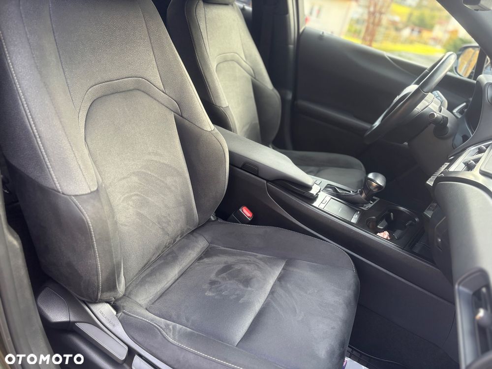 Lexus UX 250h Prestige 2WD - 9