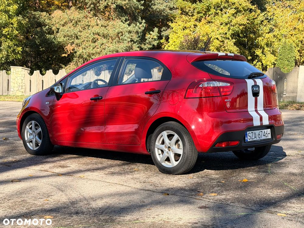 Kia Rio - 12