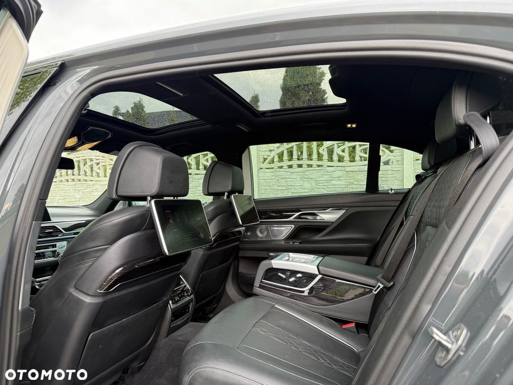 BMW Seria 7 750Li - 11