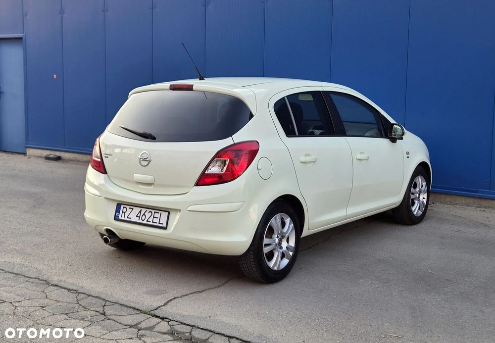 Opel Corsa 1.4 16V Satellite - 3