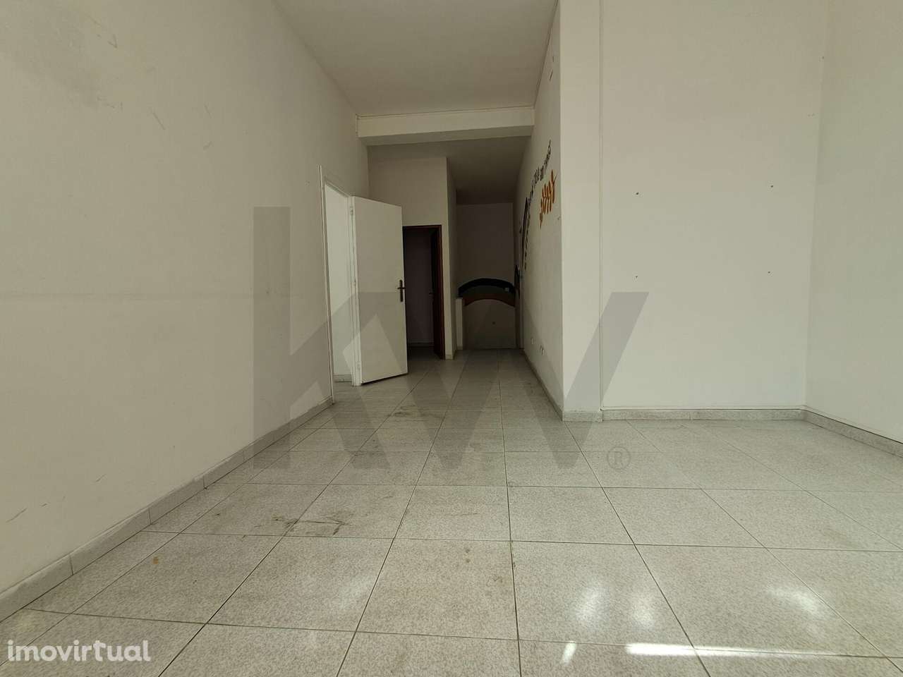 Loja com Grande Potencial para Comércio ou Serviços – Almeirim - Grande imagem: 4/21