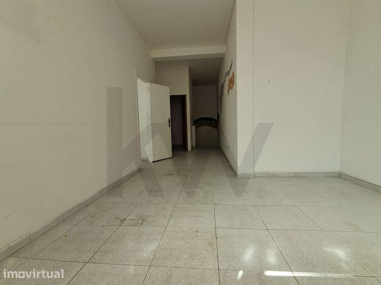 Loja com Grande Potencial para Comércio ou Serviços – Almeirim - Grande imagem: 4/21