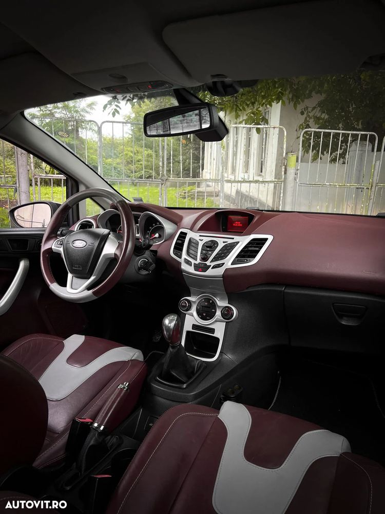 Ford Fiesta 1.6 TDCI Ambiente - 6