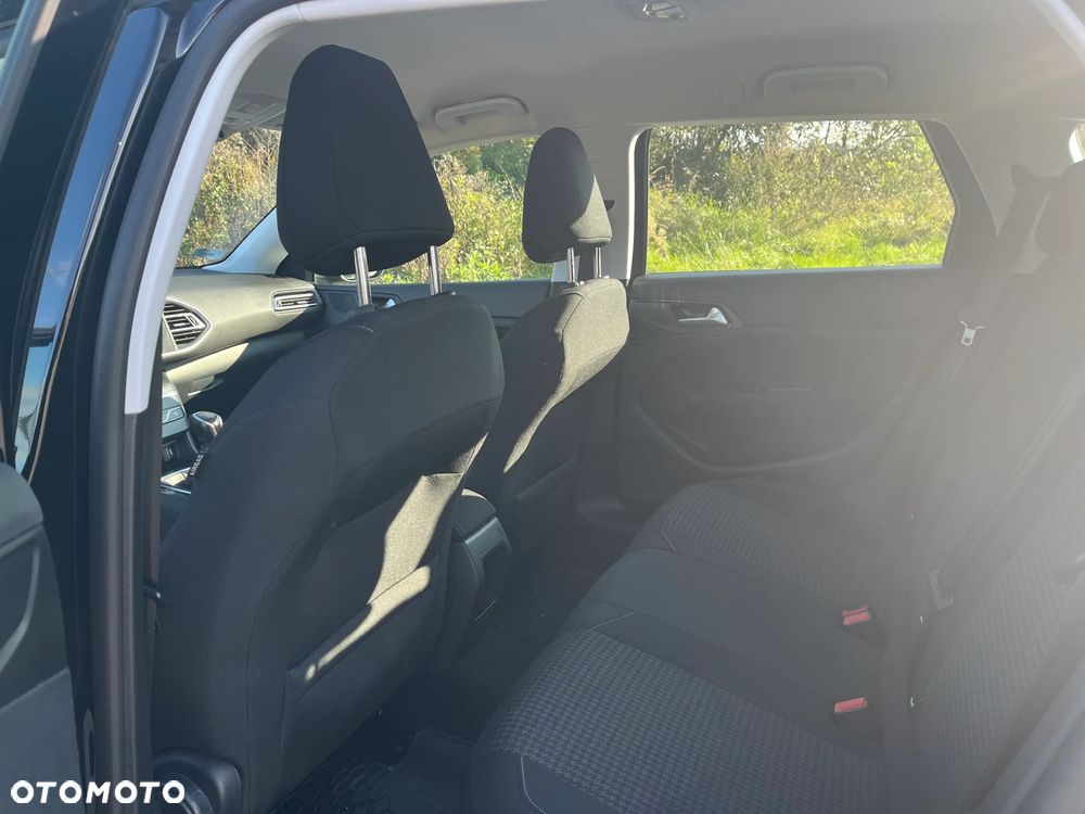 Peugeot 308 1.5 BlueHDi Allure Pack S&S - 20