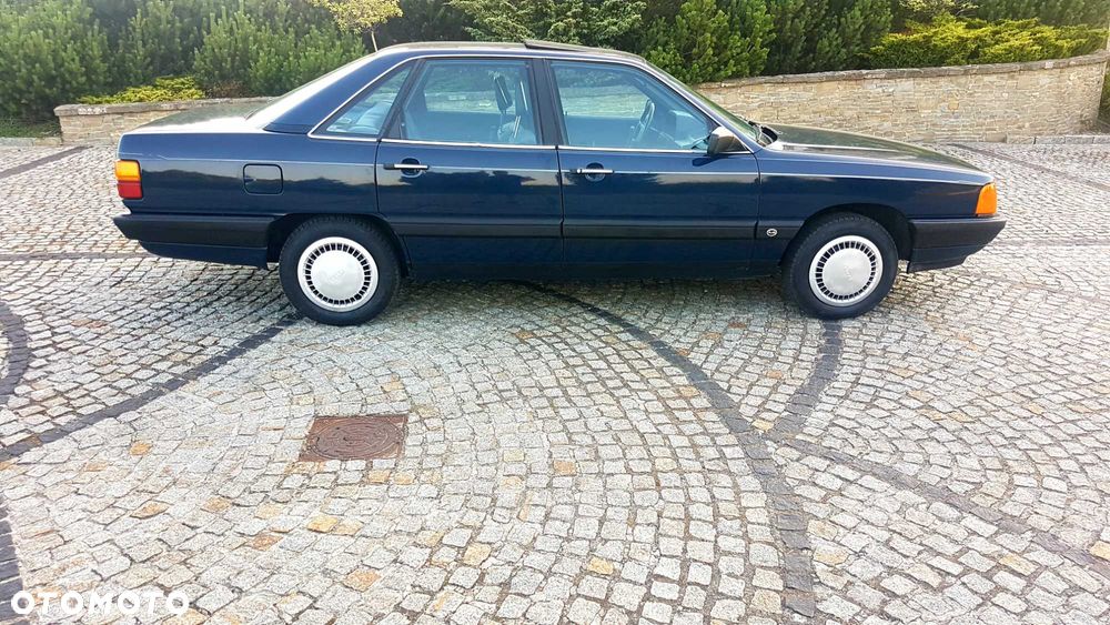 Audi 100 - 1