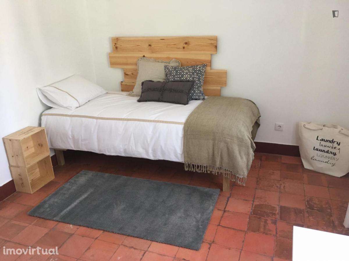 Quarto - localizado em Oeiras Lisbon - Grande imagem: 3/23