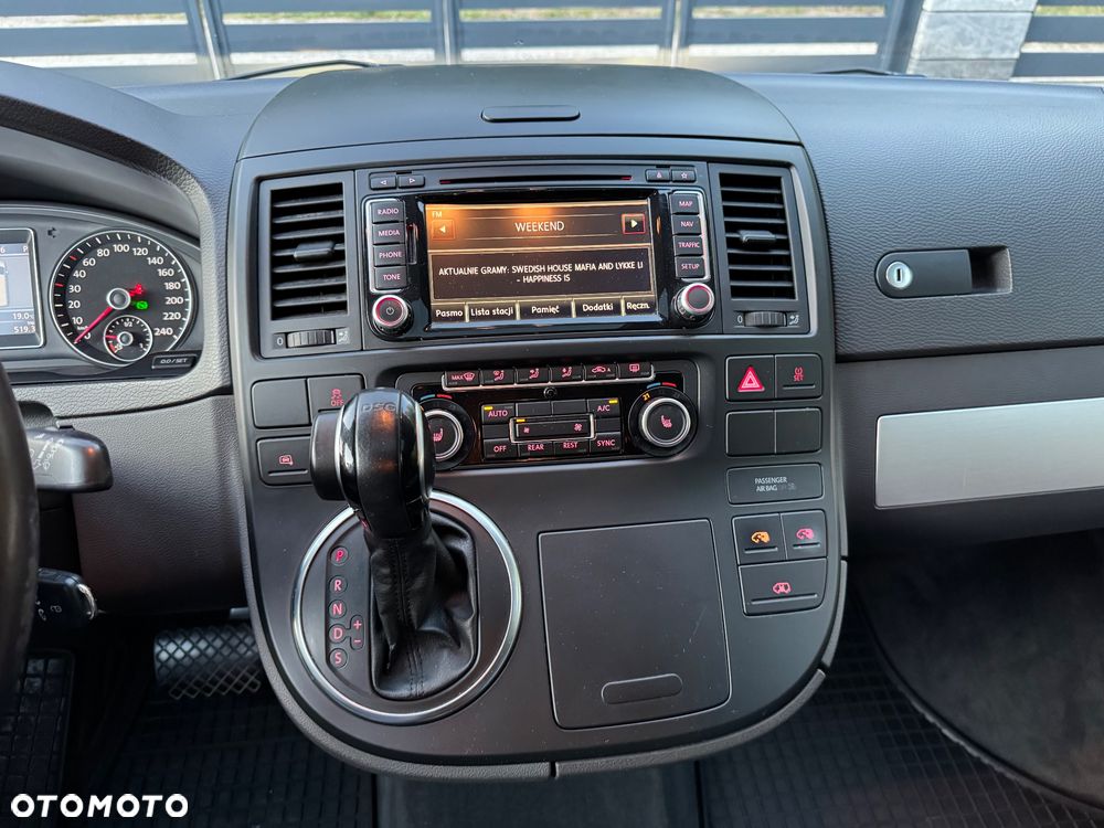 Volkswagen Multivan - 15