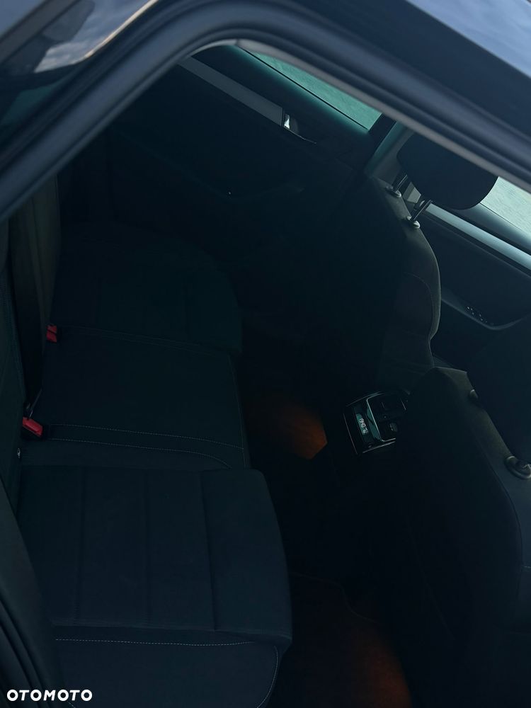 Skoda Superb 2.0 TDI DSG Ambition - 7