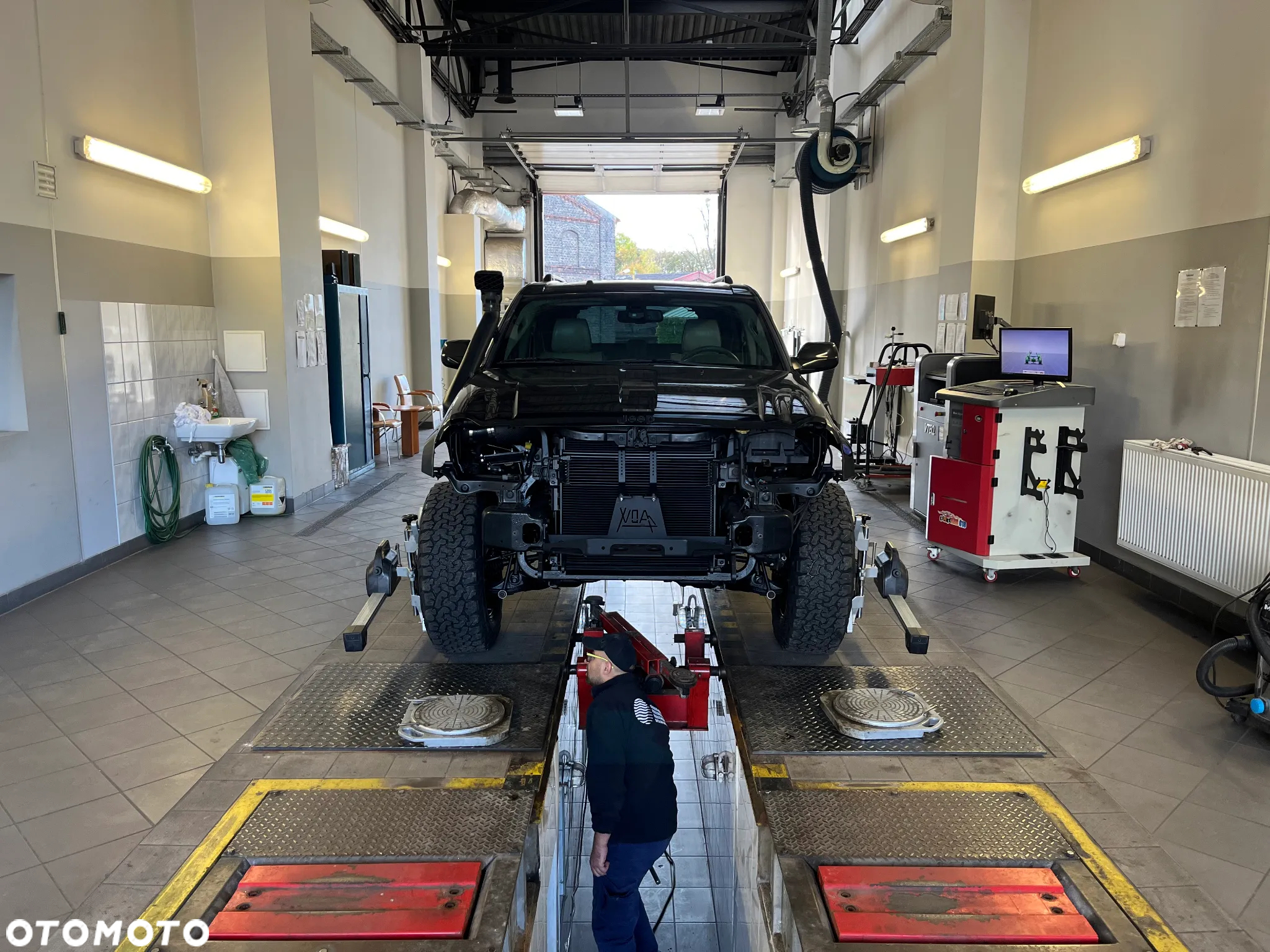 Jeep Grand Cherokee 5.7 V8 HEMI 4WD Automatik Overland - 35