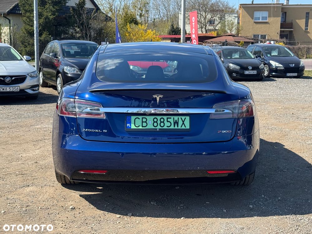 Tesla Model S 90 D Performance - 16