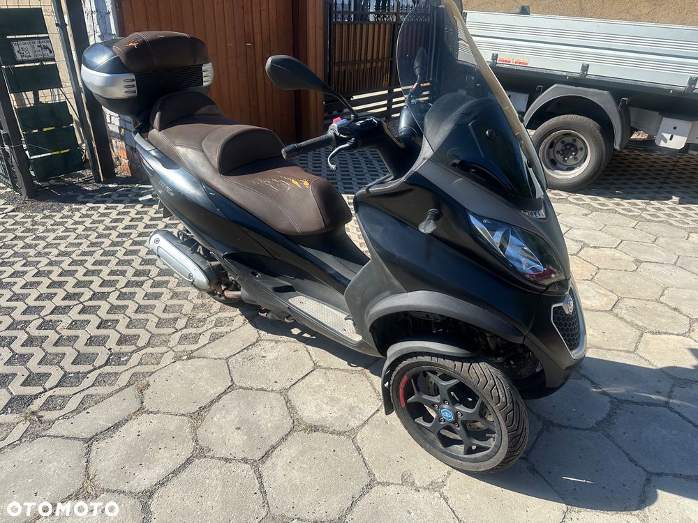 Piaggio MP-3 - 11