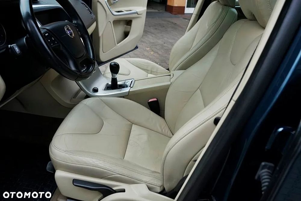 Volvo XC 60 2.4D AWD - 11