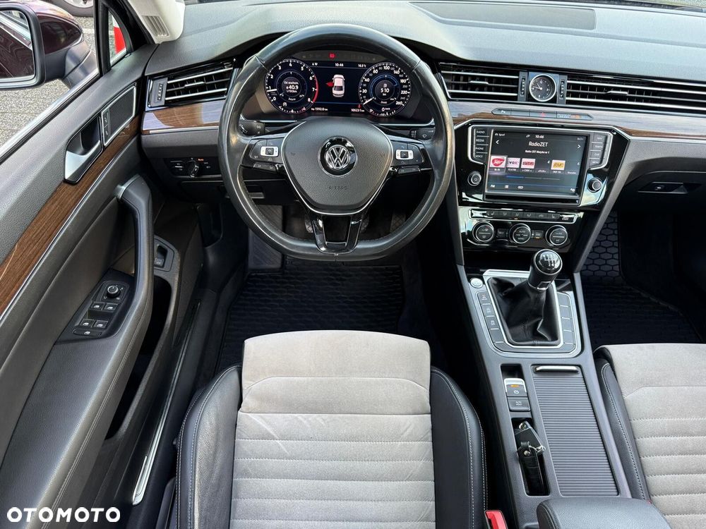 Volkswagen Passat - 10