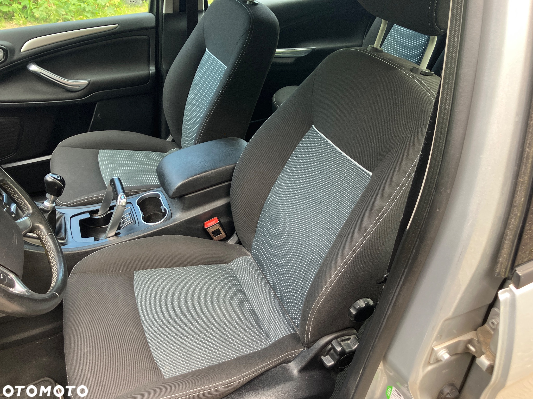 Ford Galaxy - 8