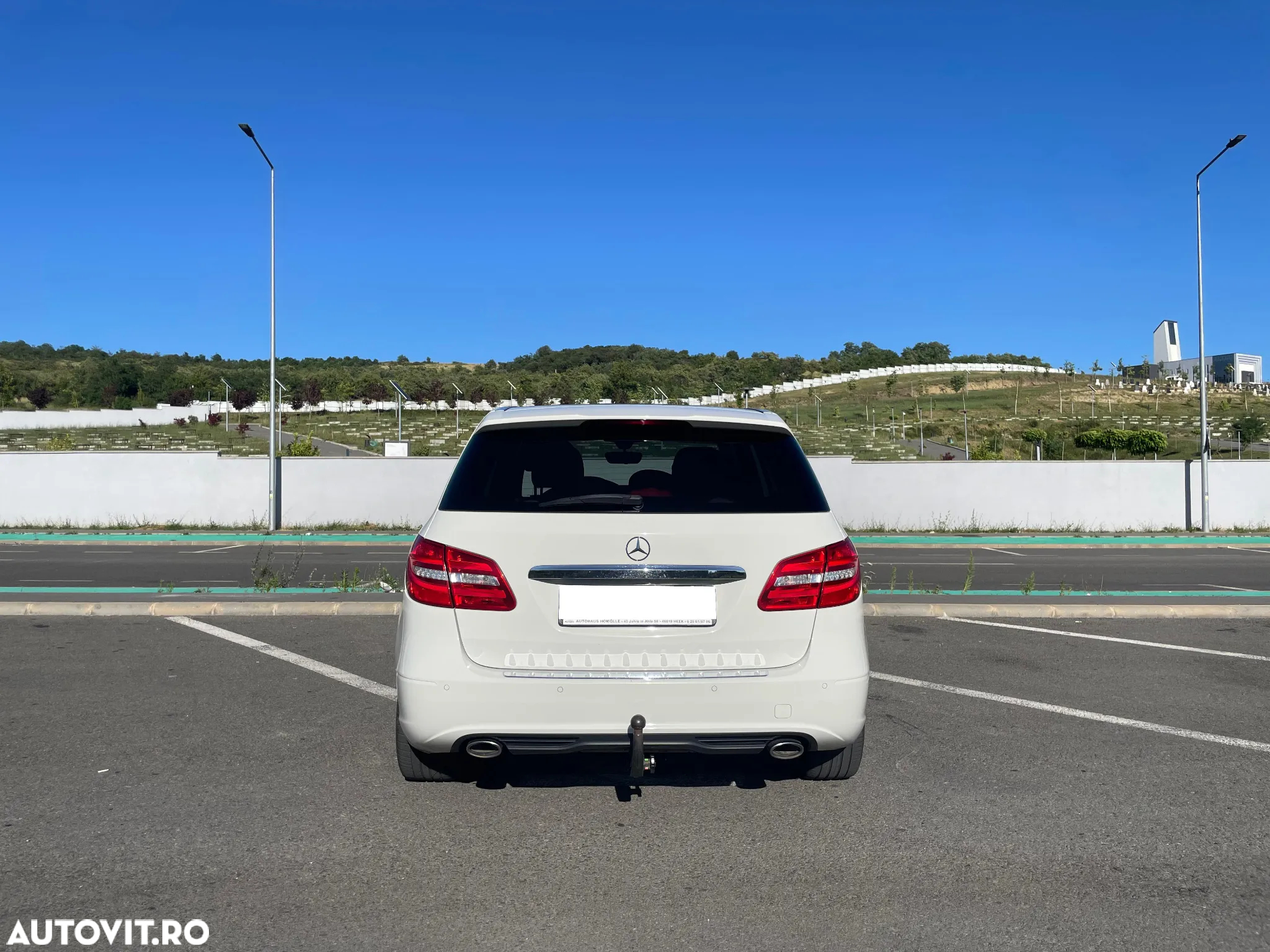 Mercedes-Benz B - 12