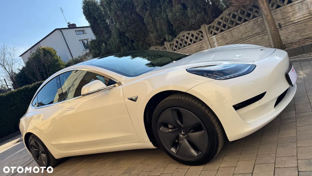 Tesla Model 3 Standard Reichweite Plus Hinterradantrieb - 11