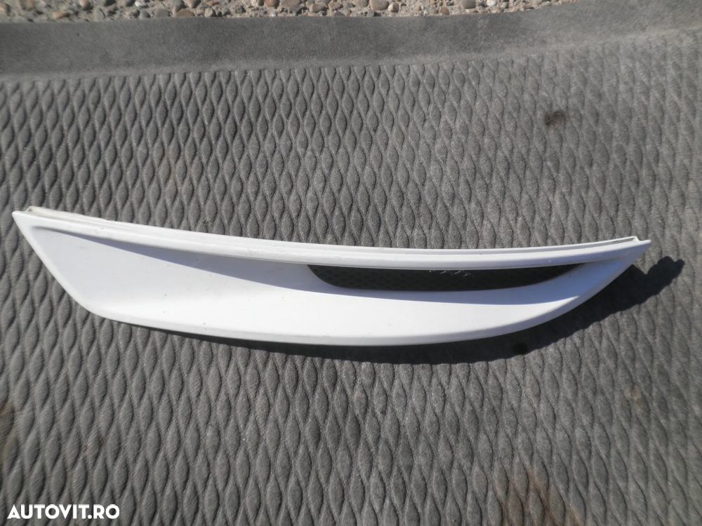 Ornament dreapta bara fata Ford Kuga  8V41-15A281-A 8V4115A281A - 4