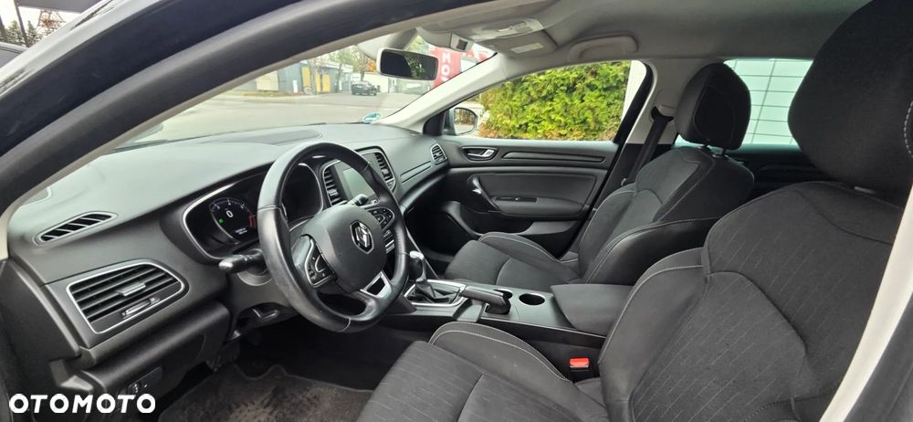 Renault Megane ENERGY TCe 140 EDC LIMITED - 32