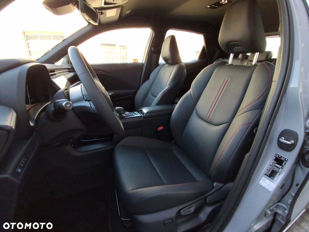 Lexus LBX - 15