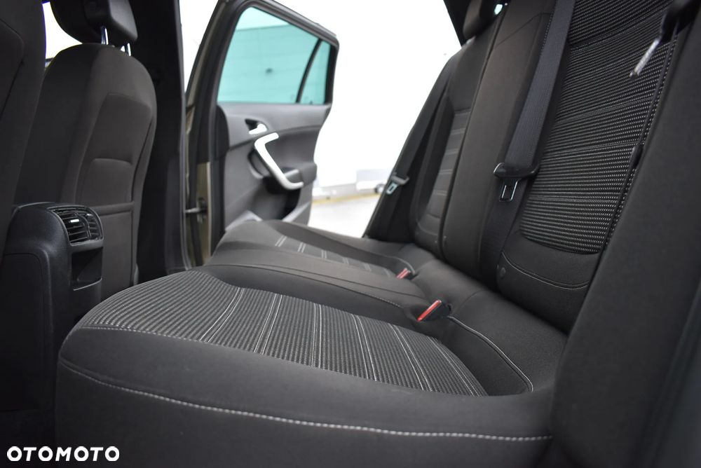 Opel Insignia - 19