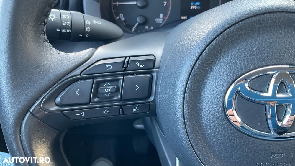 Toyota Yaris 1.5 L Dynamic - 26