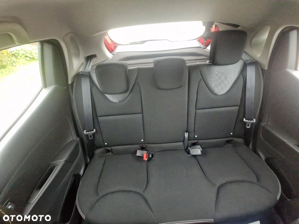 Renault Clio 1.2 16V Limited Plus - 28