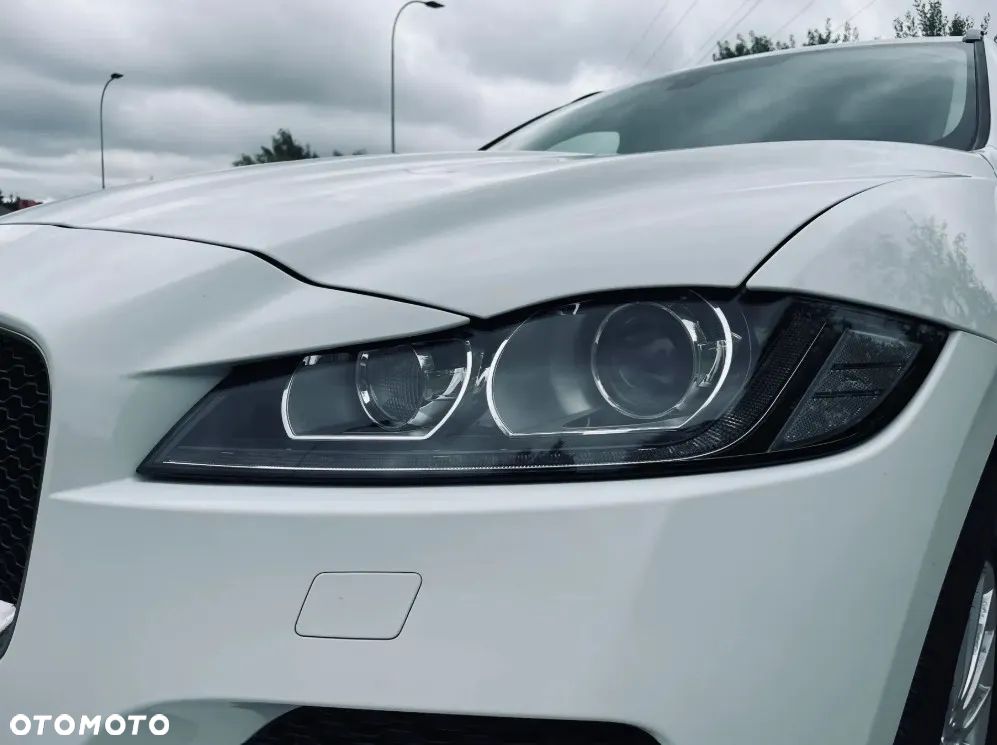 Jaguar F-Pace 2.0 i4D AWD Pure - 9