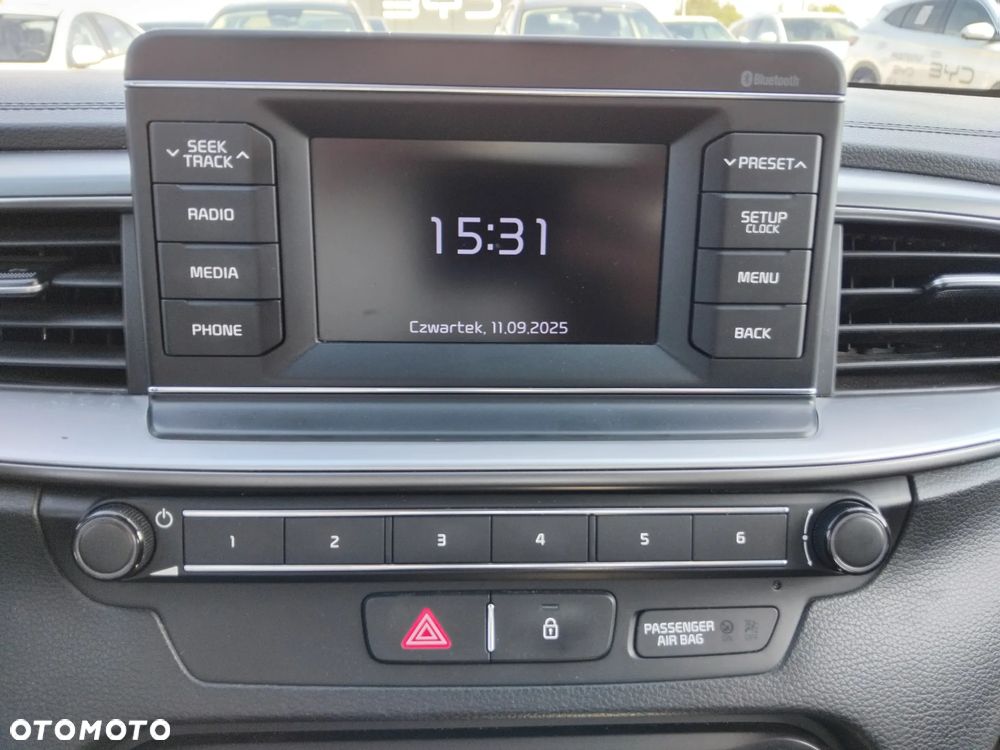 Kia Ceed - 13