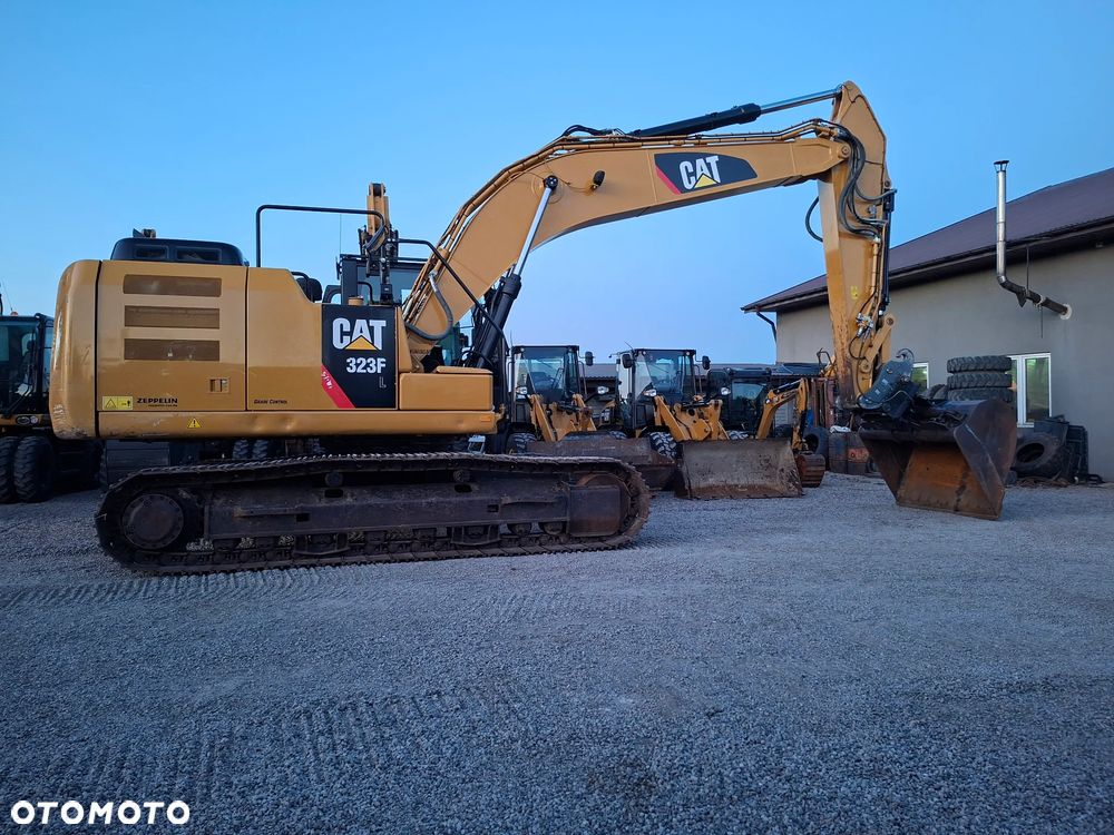 Caterpillar CAT 323 FL - 7