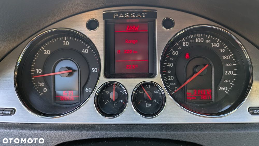 Volkswagen Passat 2.0 TDI DPF 4Mot Highline - 11