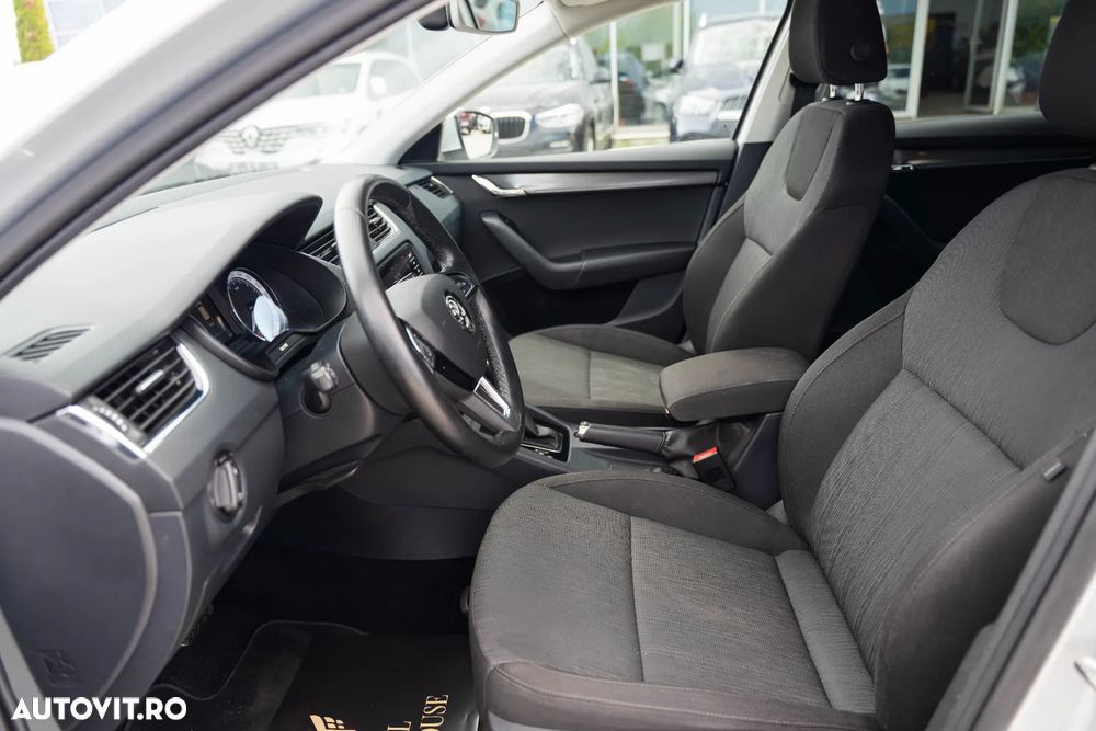 Skoda Octavia 1.6 TDI DSG Clever - 12