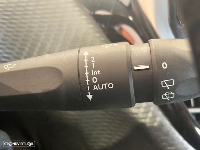 Peugeot 208 1.6 BlueHDi Style - 32