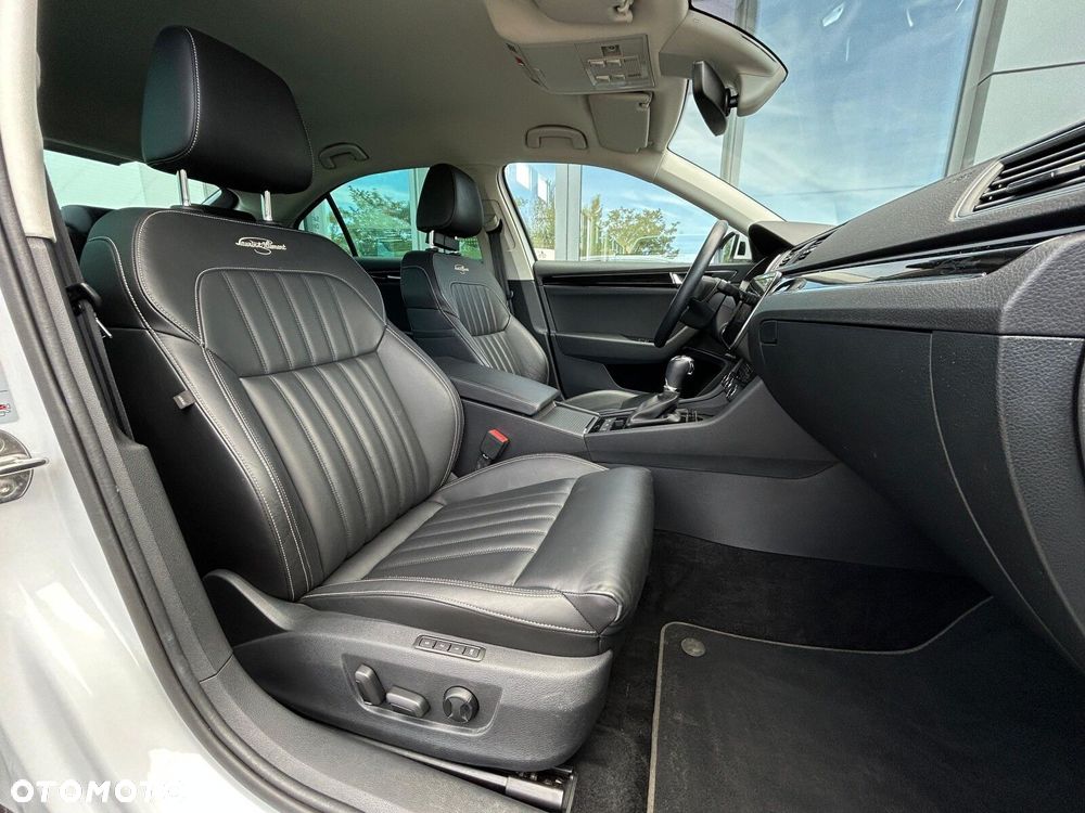 Skoda Superb 2.0 TDI SCR 4x4 L&K DSG - 19