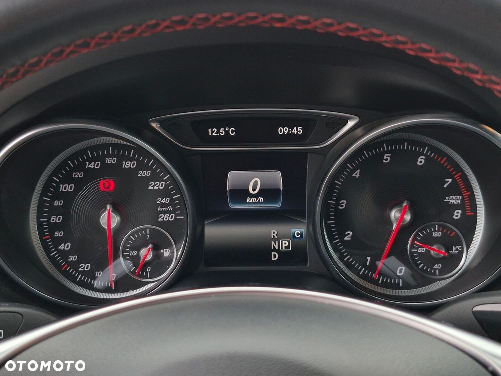 Mercedes-Benz GLA - 27