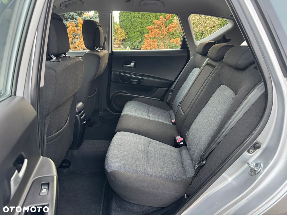 Kia Ceed 1.6 CVVT SW Dream-Team Edition - 29