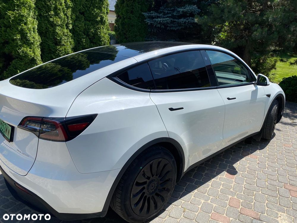 Tesla Model Y 2023 photo 3