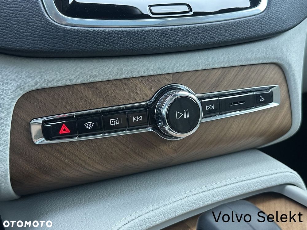 Volvo XC 90 - 22