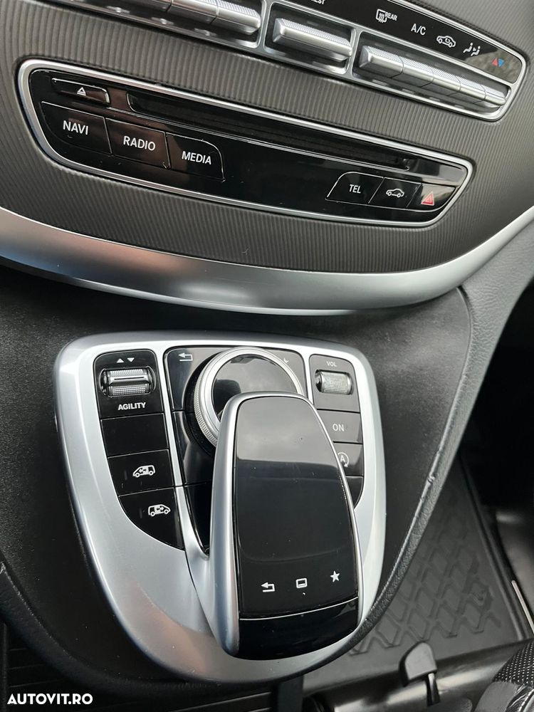 Mercedes-Benz V - 8