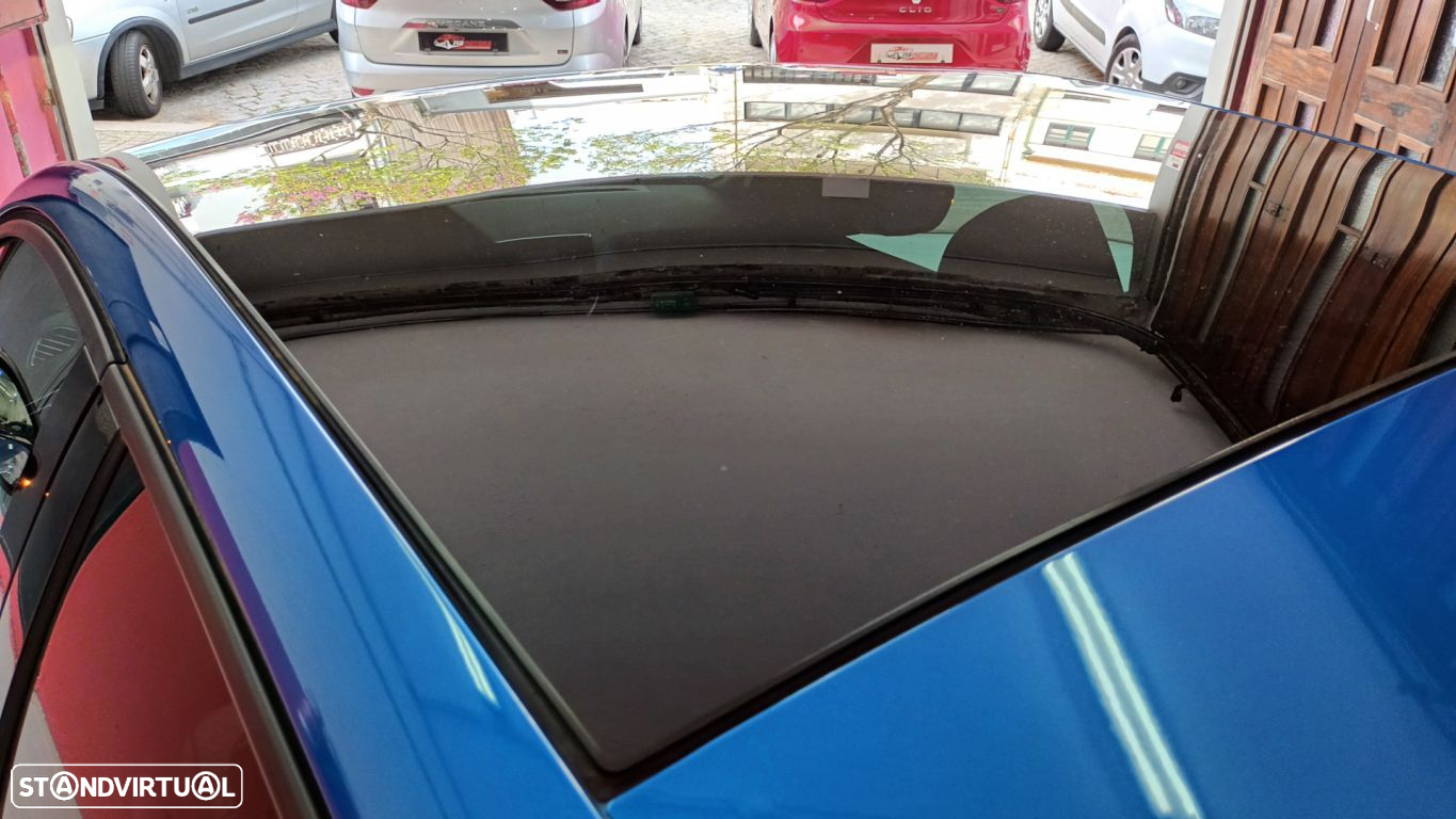 Peugeot e-208 GT - 14