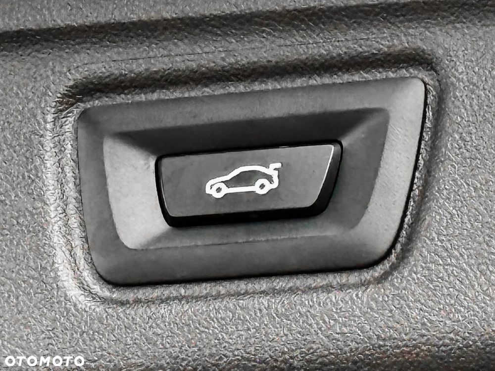 BMW Seria 3 320d xDrive M Sport Sport - 16