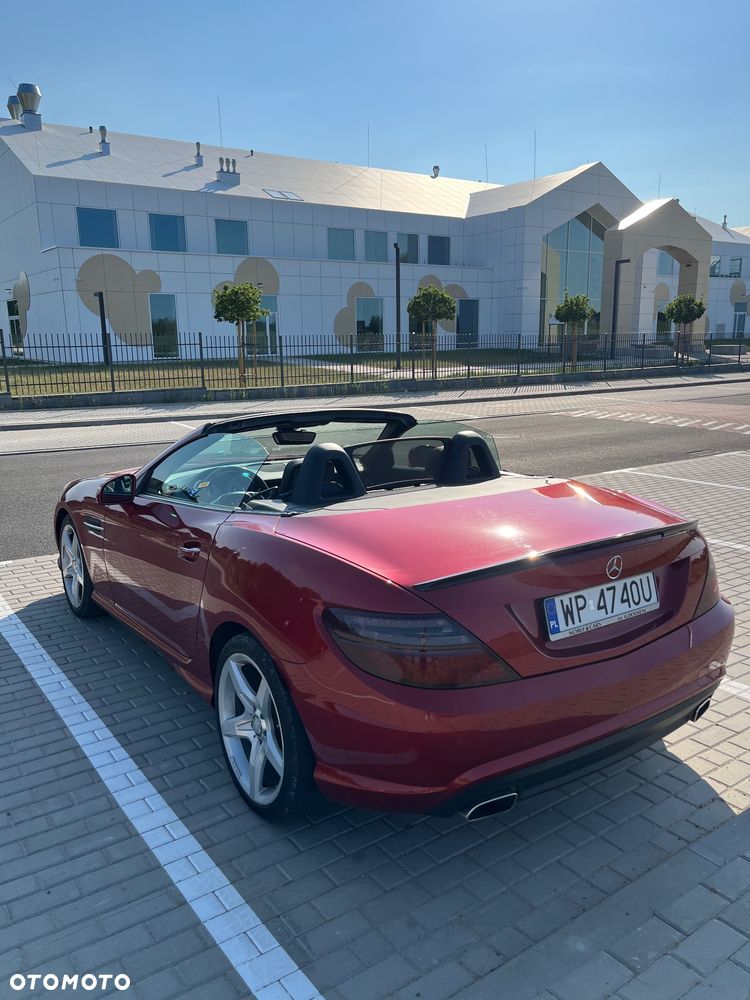 Mercedes-Benz SLK 200 CGI - 12