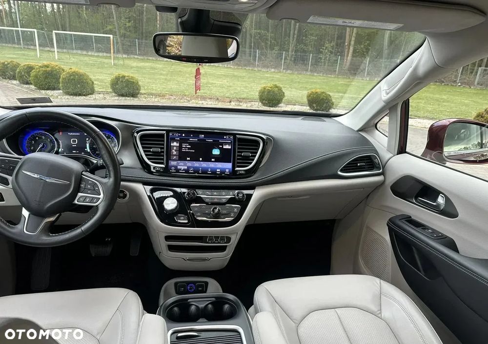 Chrysler Pacifica - 21