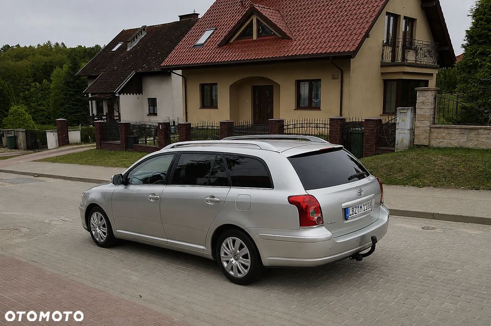 Toyota Avensis 1.8 VVT-i Sol Premium - 4