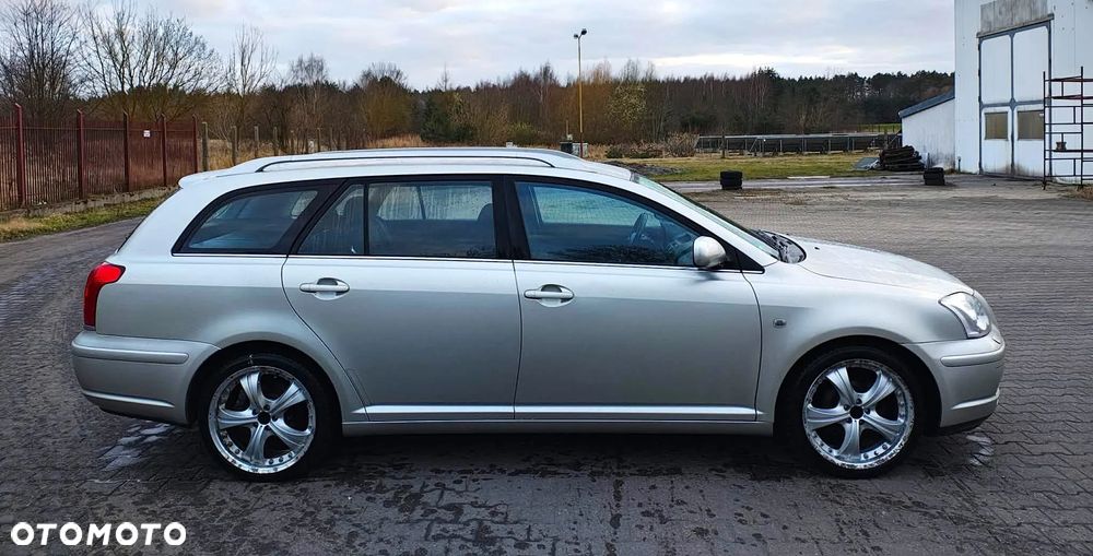 Toyota Avensis 1.8 VVT-i - 16