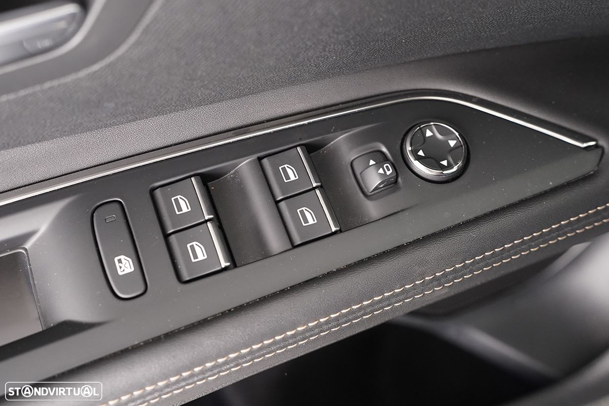 Peugeot 5008 1.2 PureTech GT EAT8 - 21