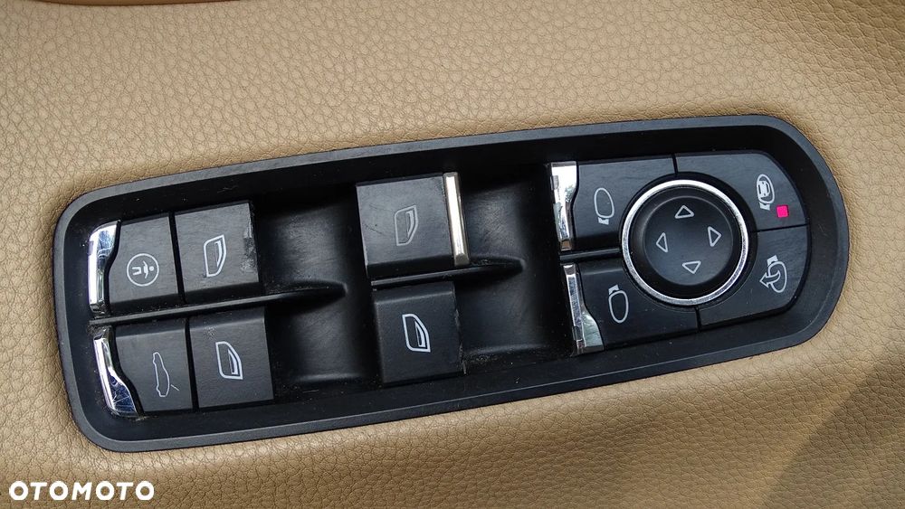 Porsche Panamera 4S - 18