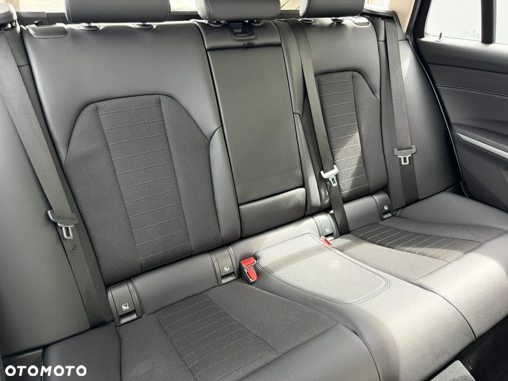 BMW Seria 3 318i - 24