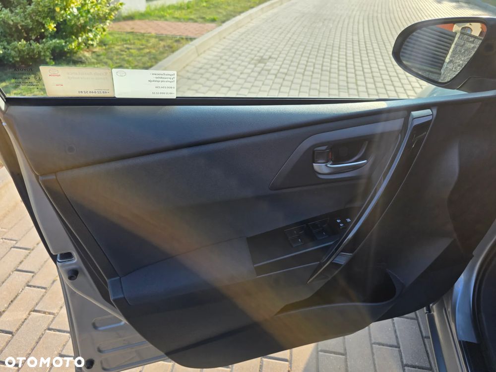 Toyota Auris 1.6 Premium - 38