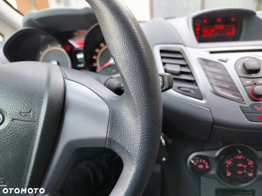 Ford Fiesta - 23